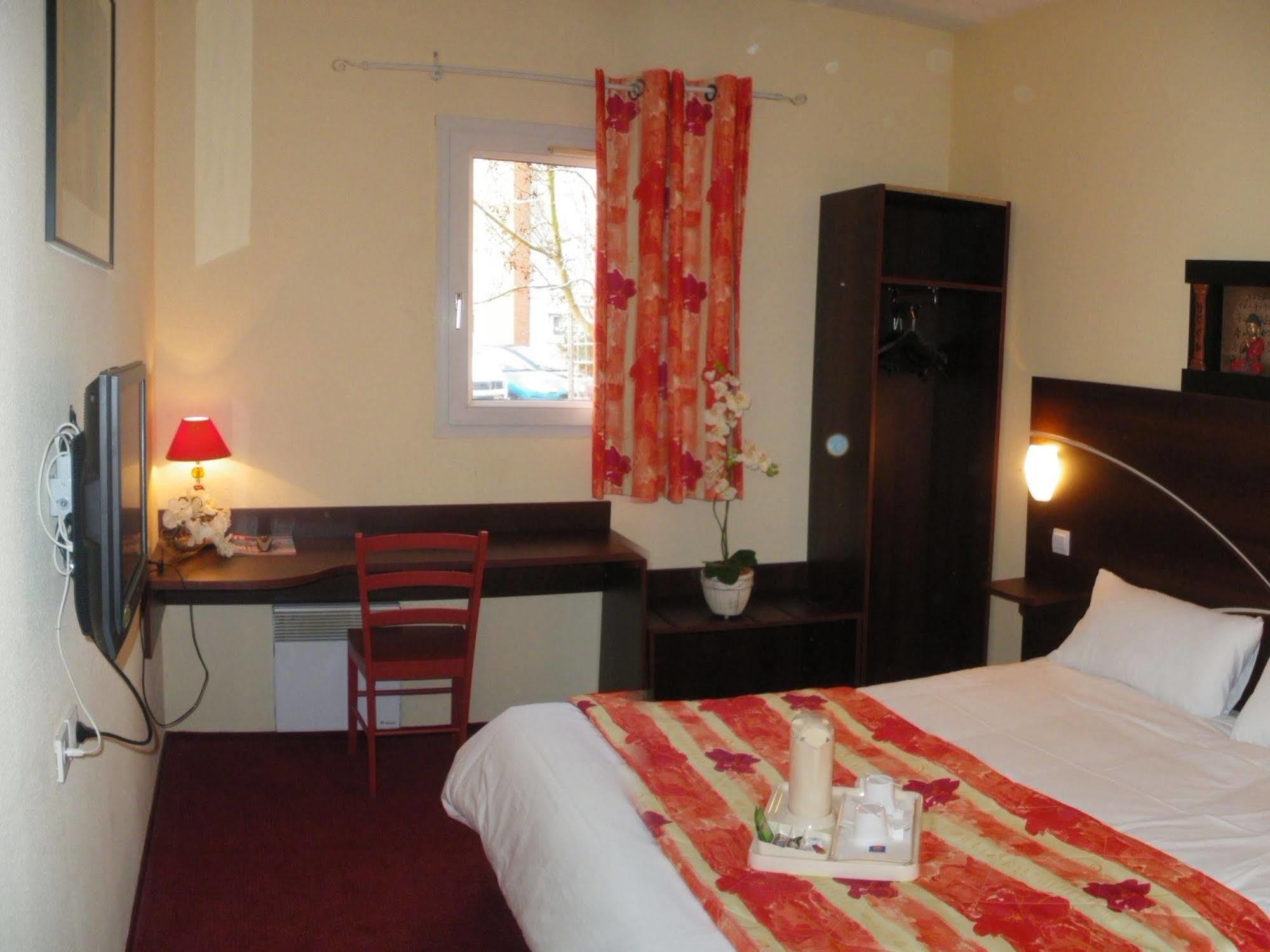 Comfort Hotel Poissy Technoparc 외부 사진